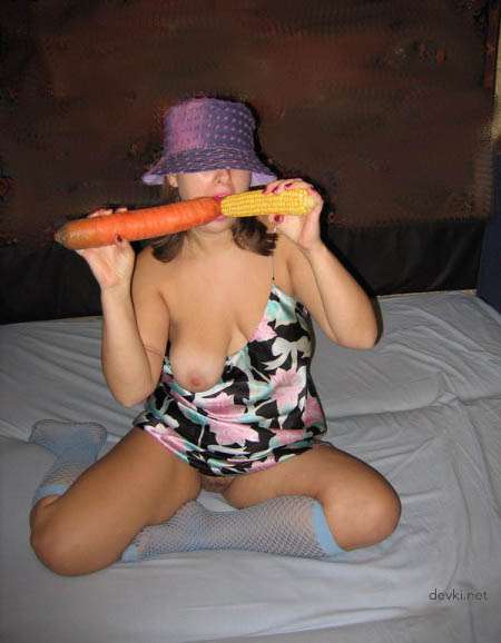 Amateur Woman Loves Stuffing Her Pussy and Ass with Various Vegetables