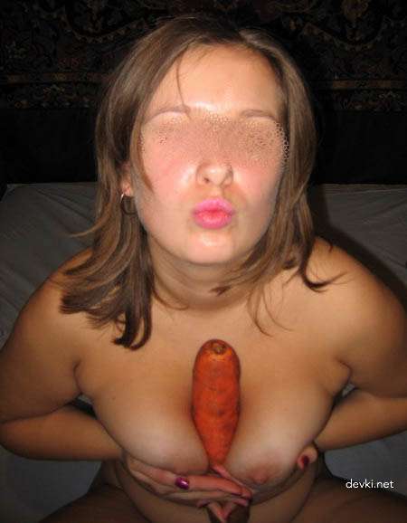 Amateur Woman Loves Stuffing Her Pussy and Ass with Various Vegetables