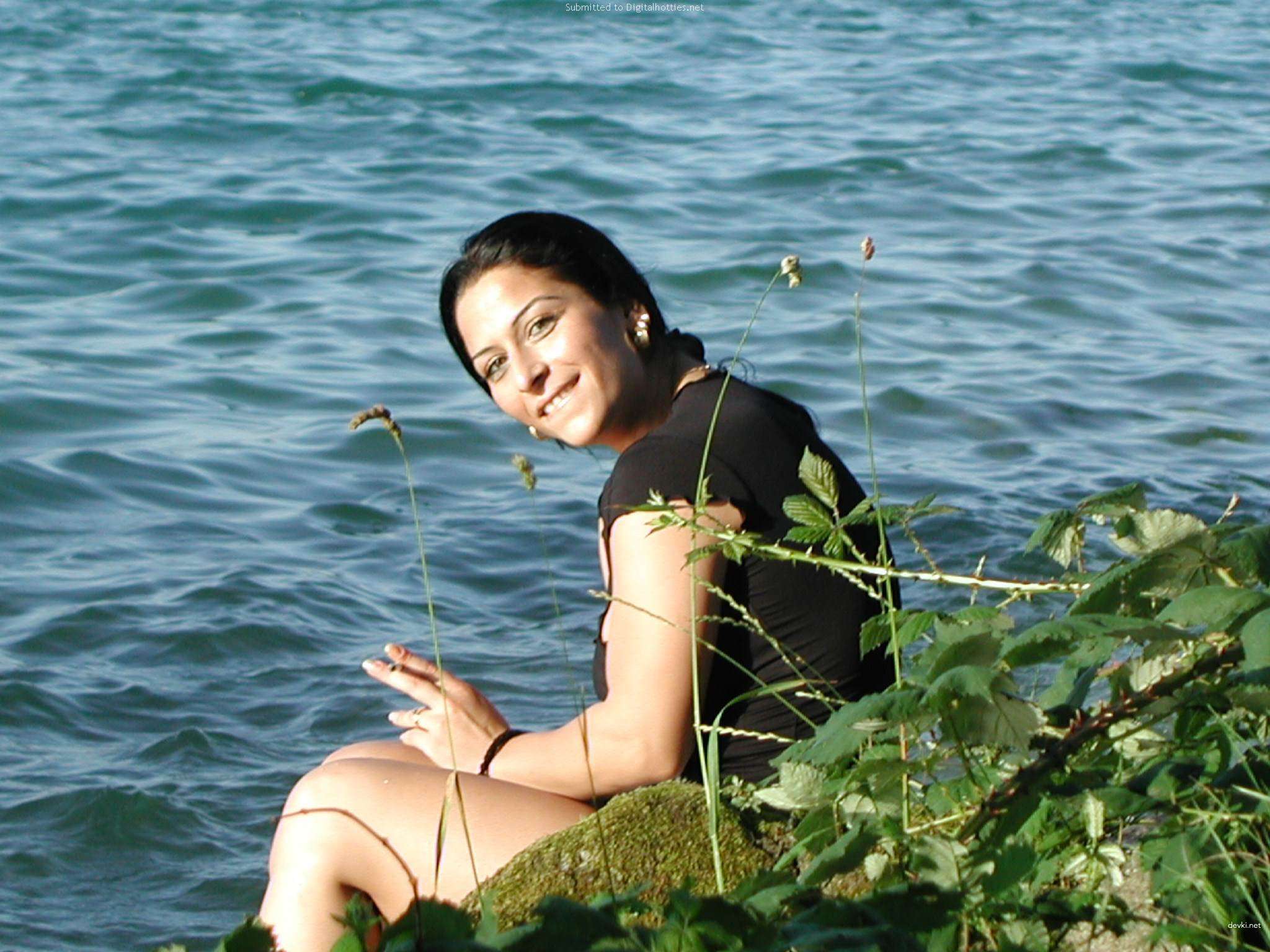 Hot Nude Babe Amateur Porn Pics - Explicit XXX Photos