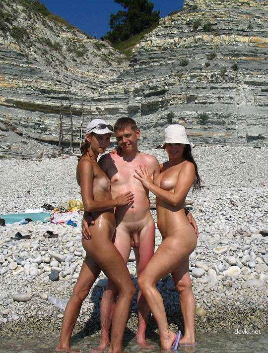 Tall Amateur Girl's Explicit XXX Photos - High Quality Homemade Porn!