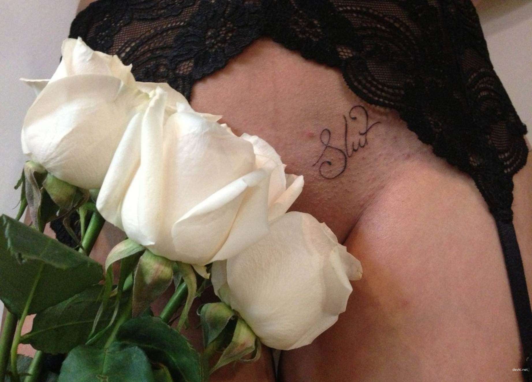 Ready to Fuck Outdoors: Amateur Street Porn Photo Shoot