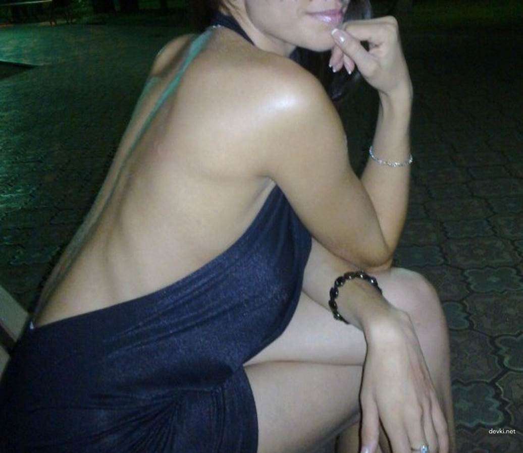 Ready to Fuck Outdoors: Amateur Street Porn Photo Shoot