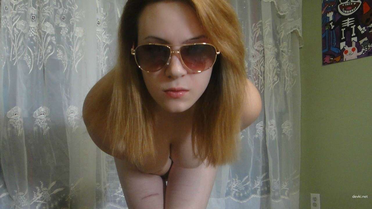 Naughty Babe Home Alone: Amateur Porn Photo