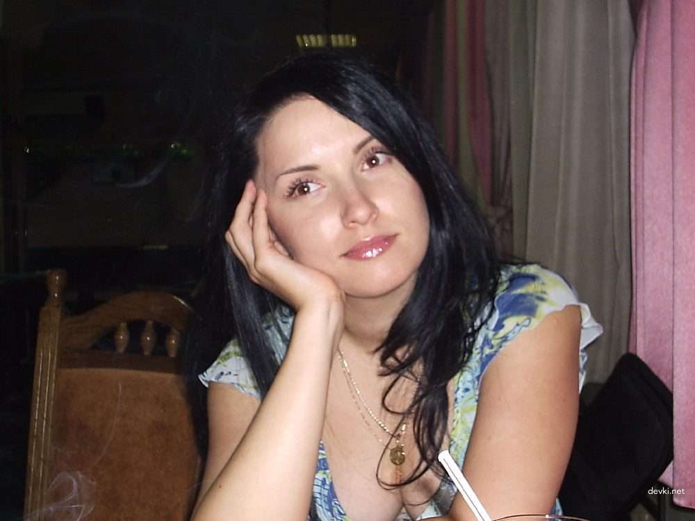 Sensual Amateur Porn: Busty Woman's Natural Erotic Appetite