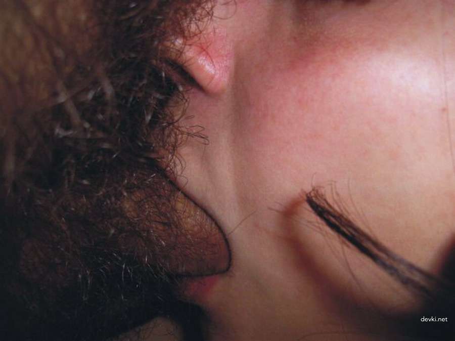 Skinny Brunette Blowjob: Explicit Amateur Porn Photo