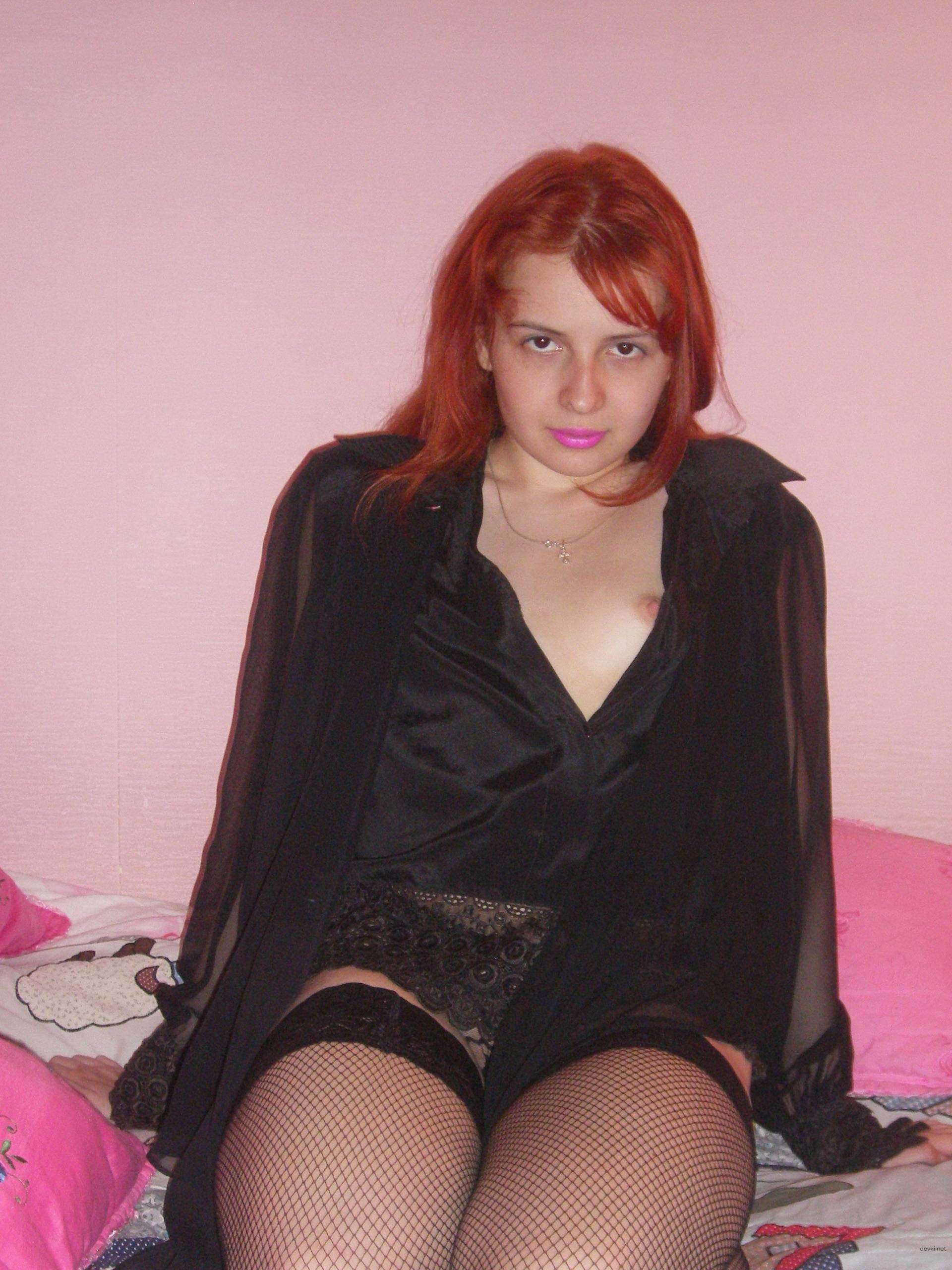 Redhead drinks wine and gives blowjob