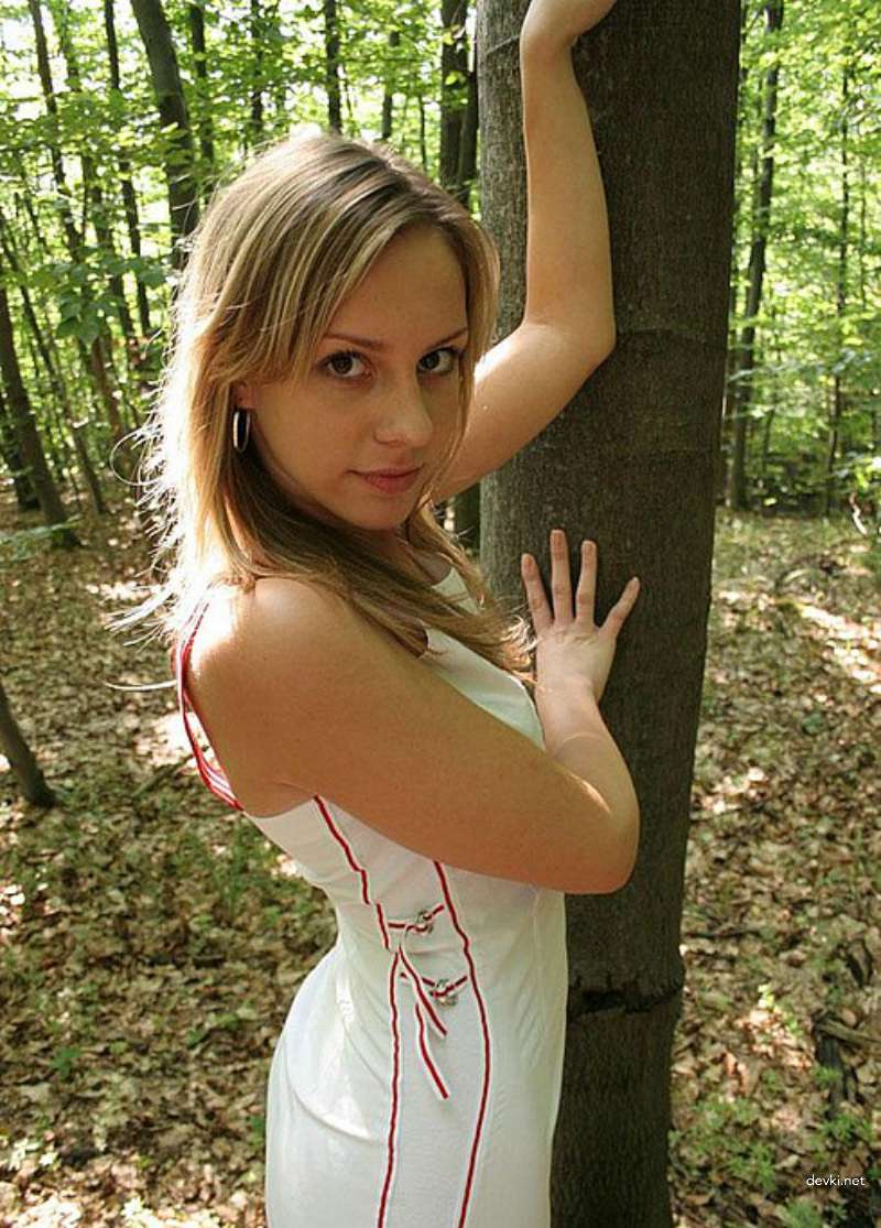 Naked Amateur Poses Explicitly in the Forest - Nude Outdoor Photoshoot