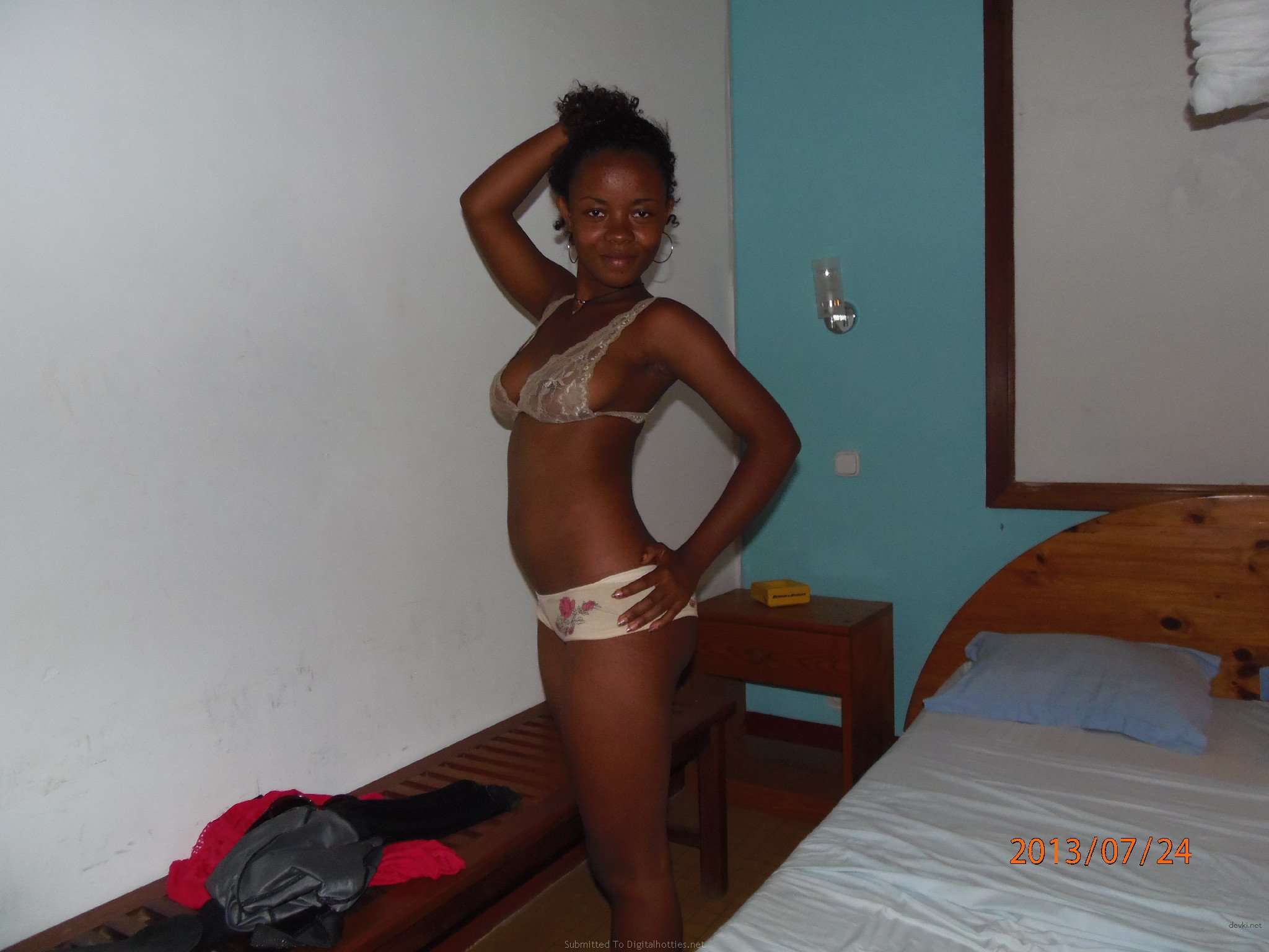 Hardcore Amateur Interracial Blowjob with African Babe