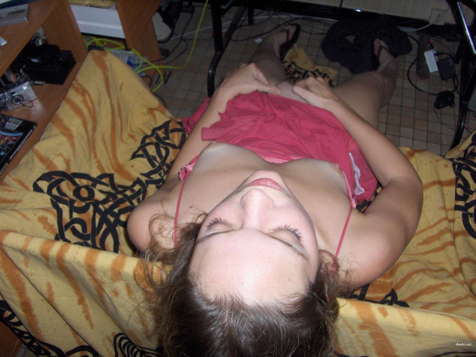 Beautiful Babe with Hairy Pussy in Amateur Porn Pic