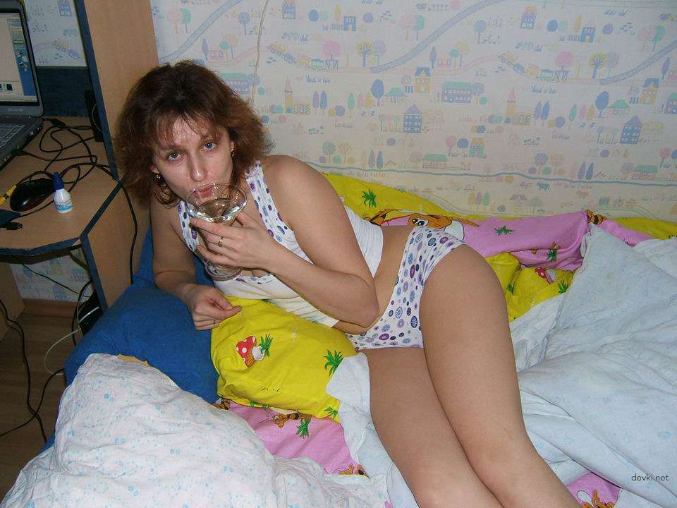 Skinny Wife Amateur Porn: Explicit Homemade Sex Photos