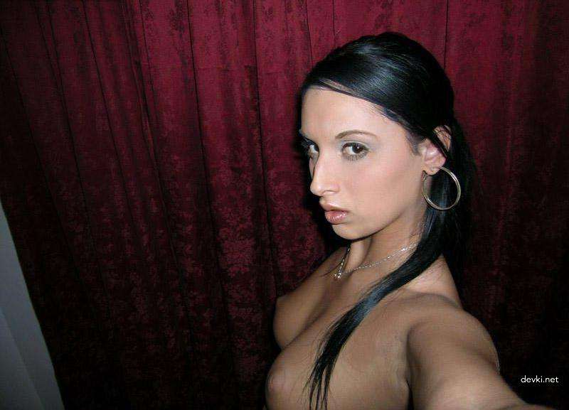 Explicit Amateur Porn: Busty Girl's Intimate Photo Shoot