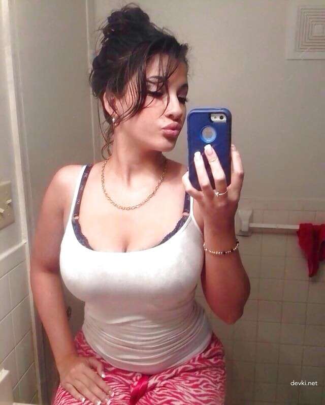 Deepthroat Amateur Blowjob Photo: Hot Oral Action