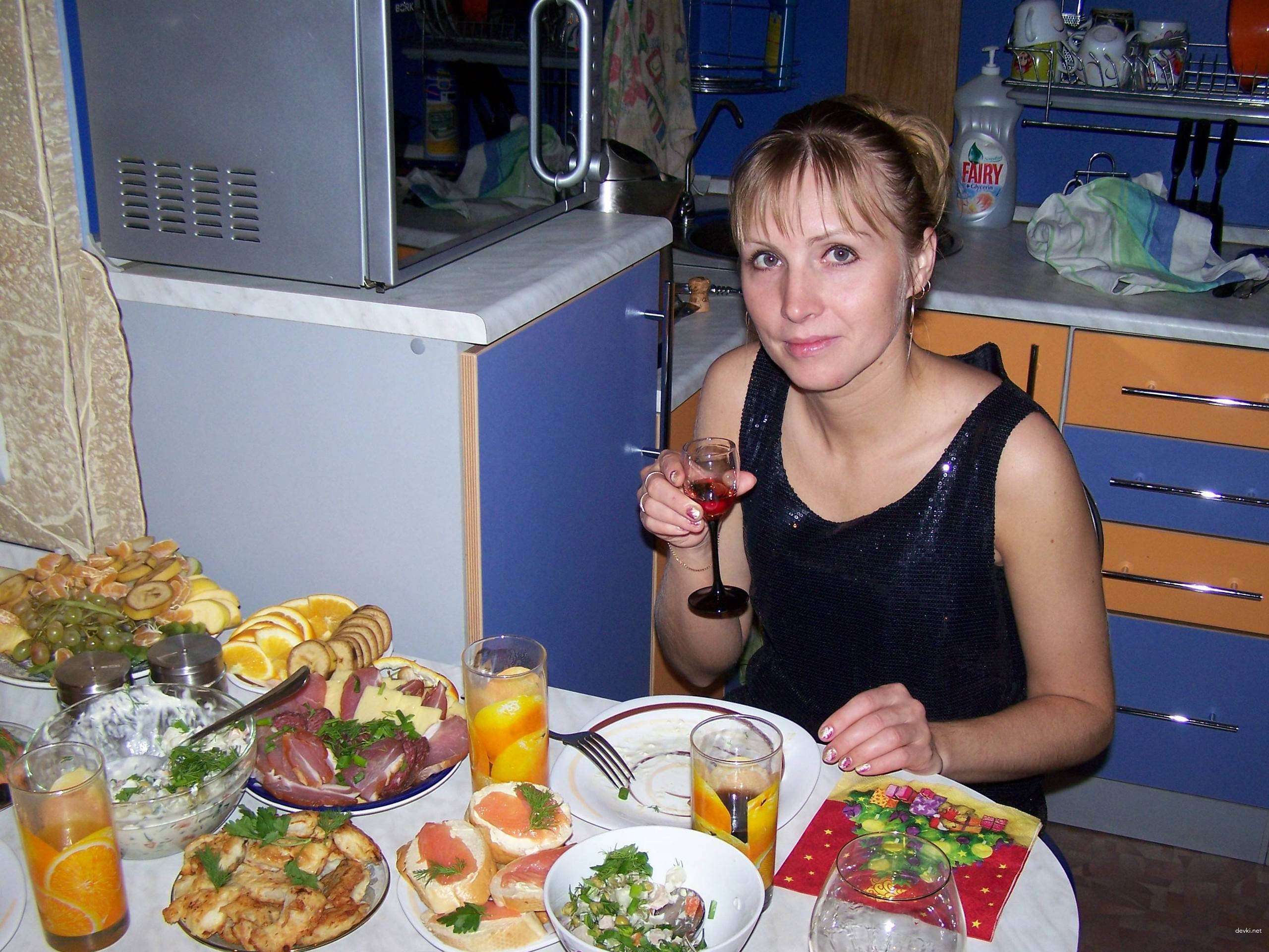 Licking Pussy of His Babe: Explicit Amateur Porn Photo