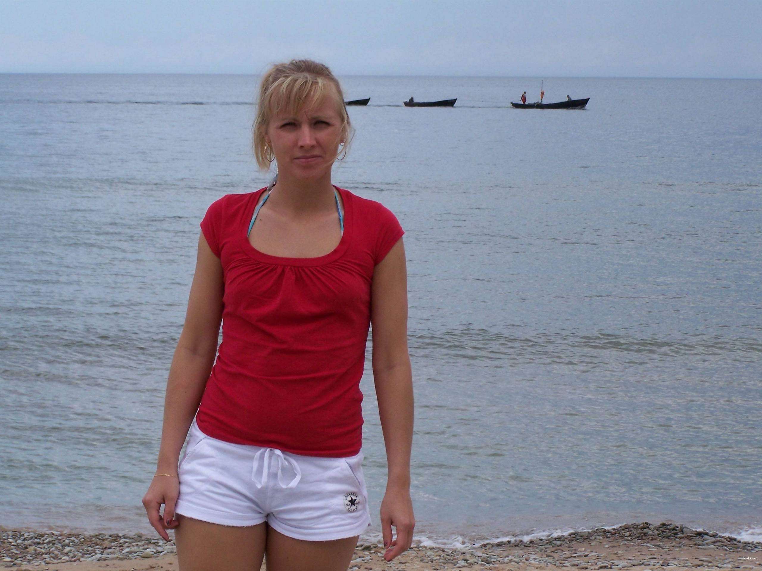 Licking Pussy of His Babe: Explicit Amateur Porn Photo