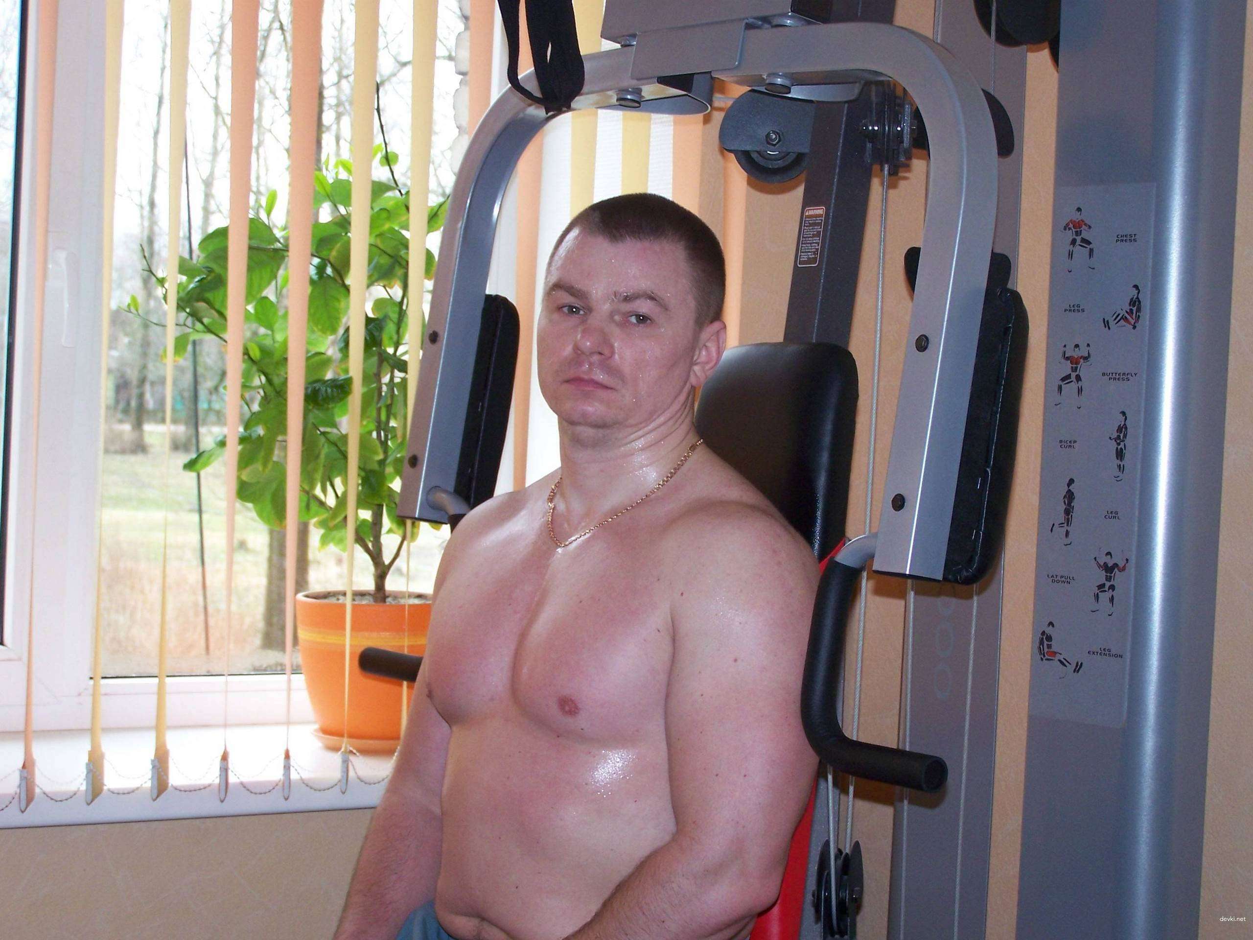 Licking Pussy of His Babe: Explicit Amateur Porn Photo