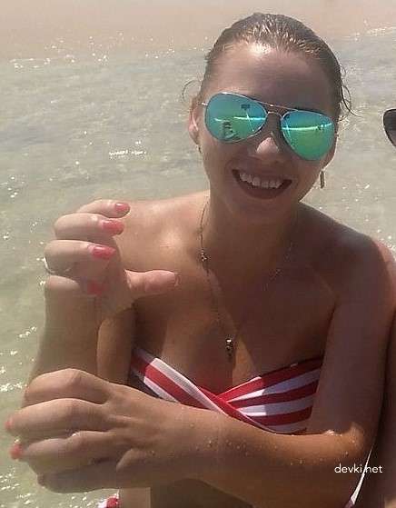 Explicit Private Photos of Sexy Woman: Amateur Nude Pics