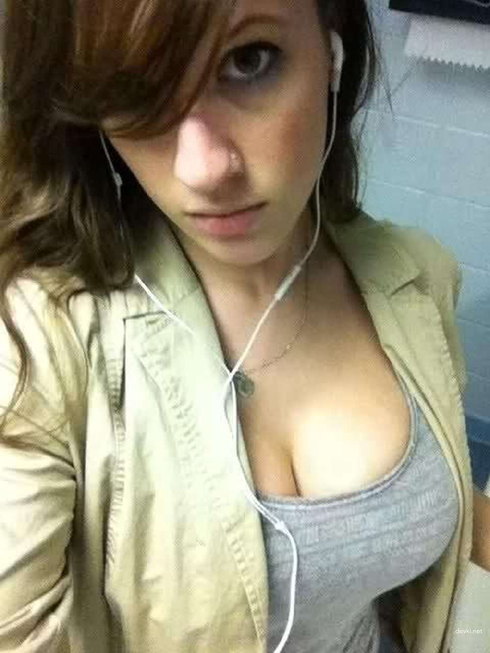 Amateur Busty Girlfriend - XXX Photos of Huge Boobs and Explicit Action