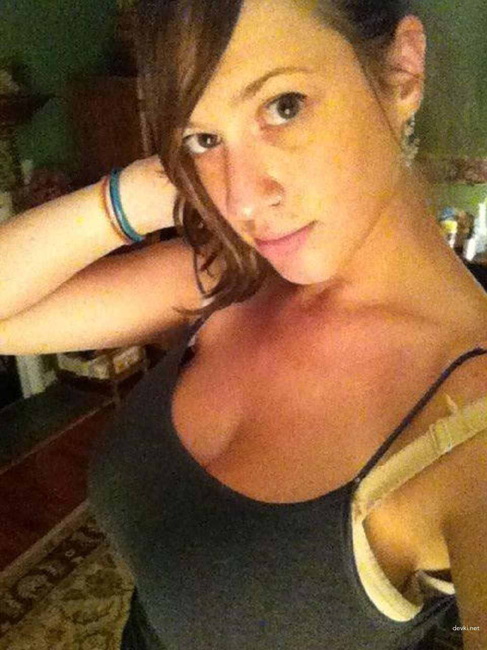 Amateur Busty Girlfriend - XXX Photos of Huge Boobs and Explicit Action