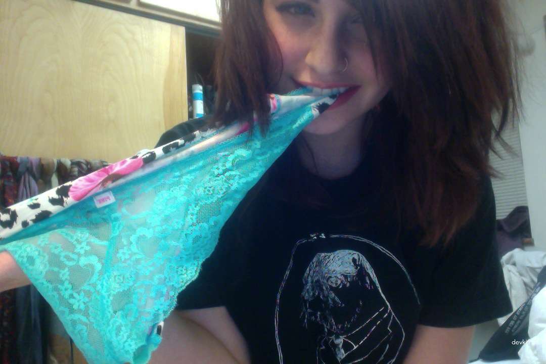 Amateur Student Nude Photo Shoot: Explicit College Girl Exposed!