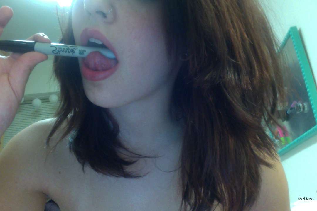 Amateur Student Nude Photo Shoot: Explicit College Girl Exposed!