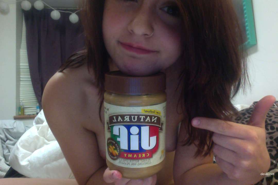 Amateur Student Nude Photo Shoot: Explicit College Girl Exposed!