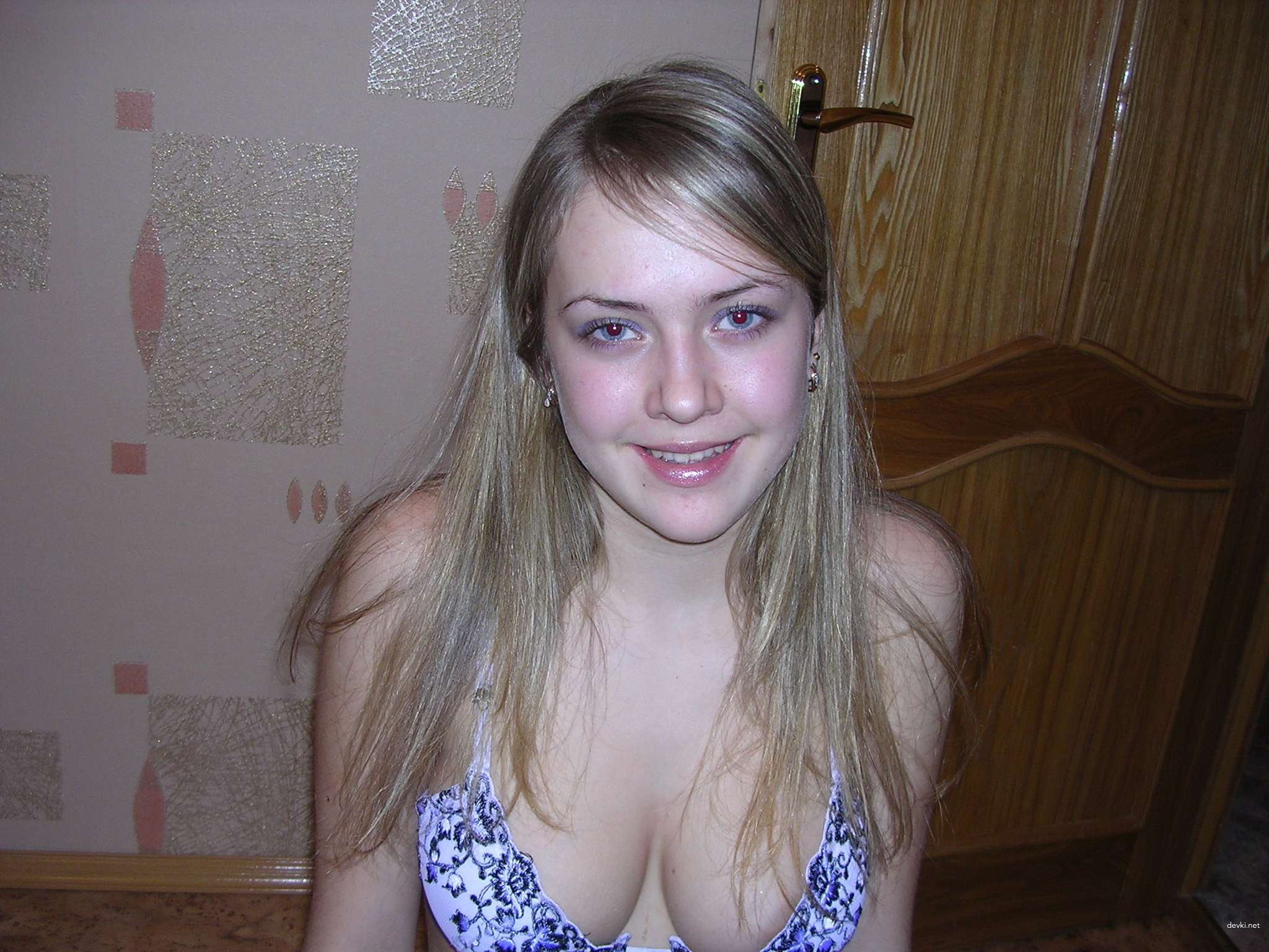 Amateur Lesbian Nude Photoshoot: Best Friends Capturing Each Other Bare