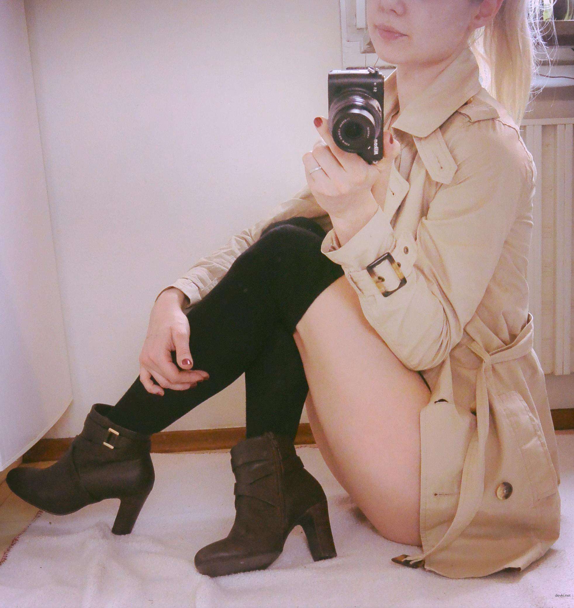 Kinky Slut Poses in Various Positions - Explicit Amateur Porn Photos