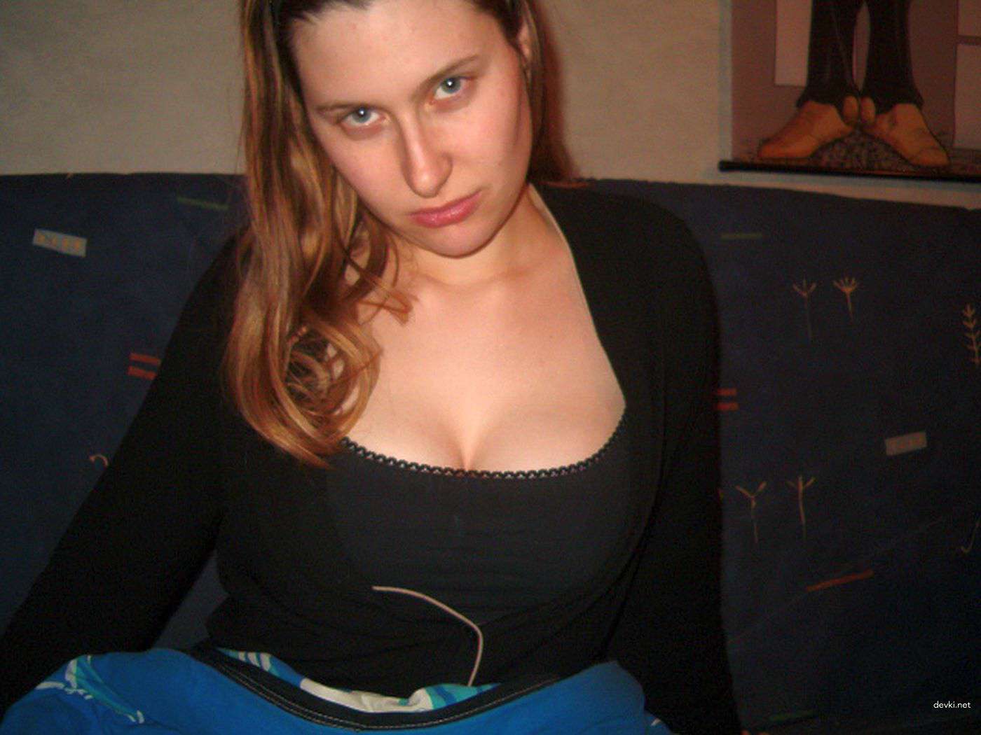 Big Girl Amateur Porn: Explicit Home Video of a Naughty Teen