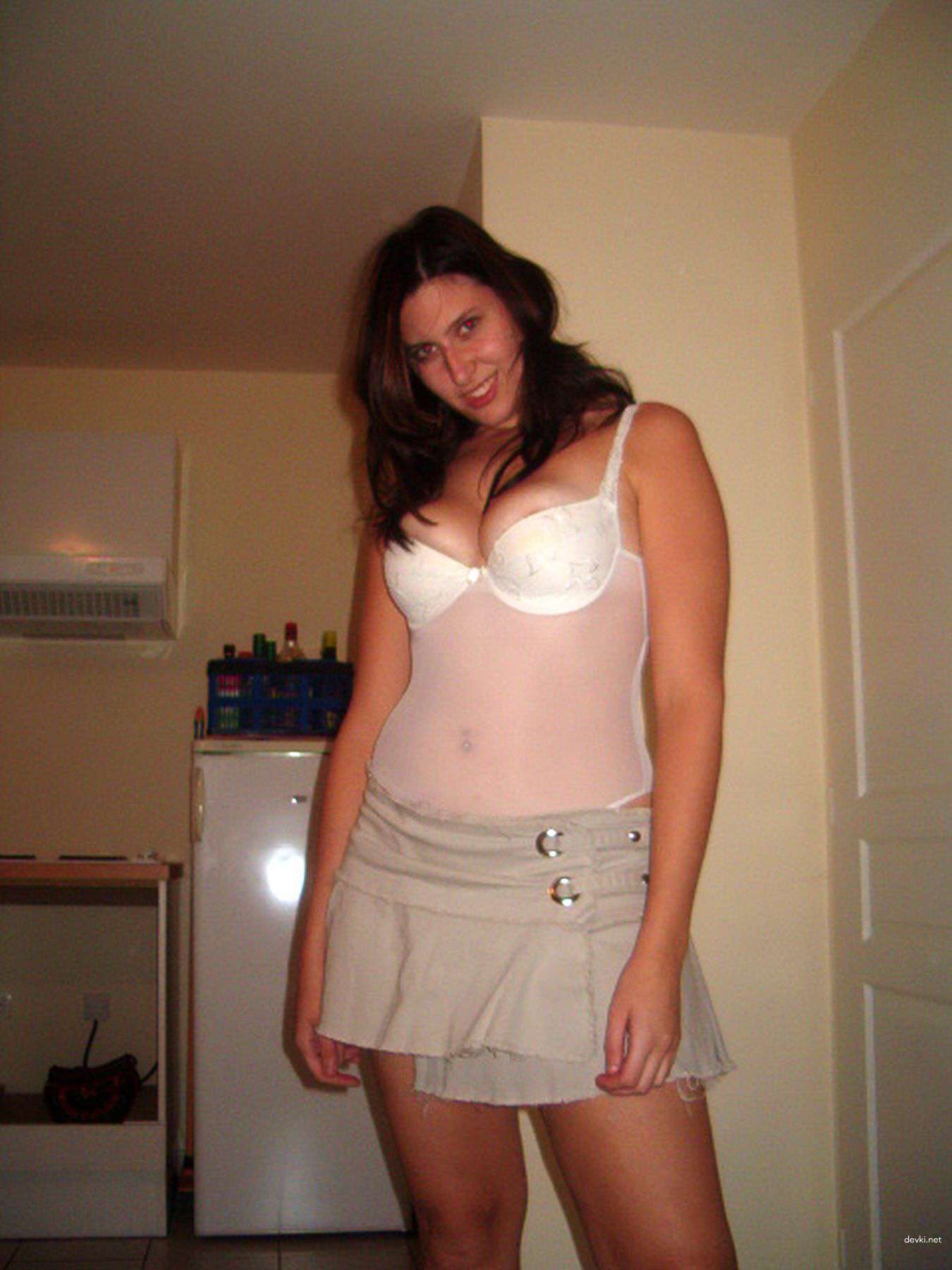 Big Girl Amateur Porn: Explicit Home Video of a Naughty Teen