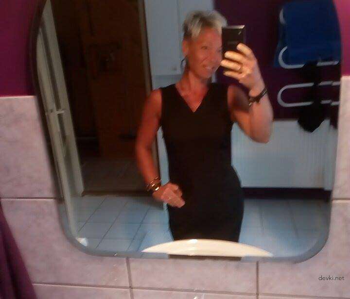 Mature Babe's Amateur Porn - Explicit Homemade Erotica