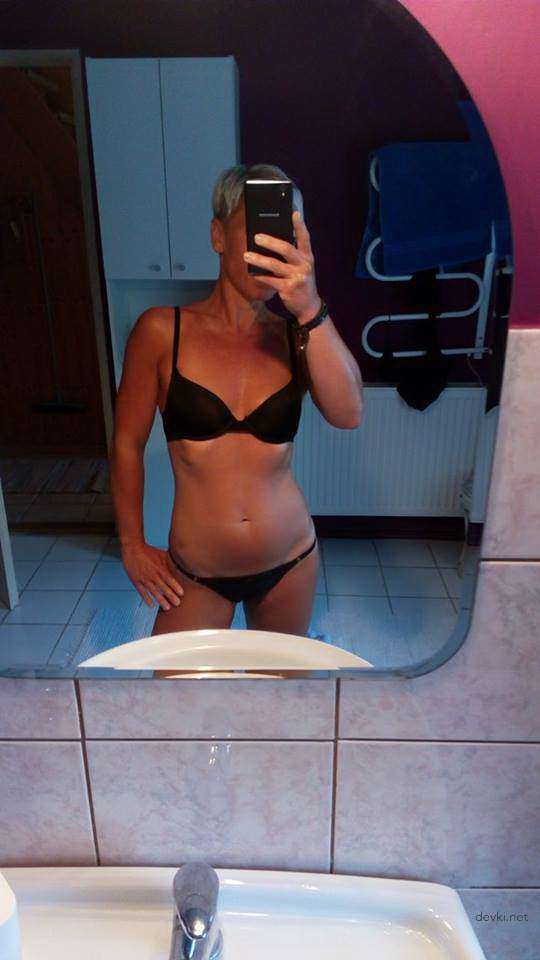 Mature Babe's Amateur Porn - Explicit Homemade Erotica