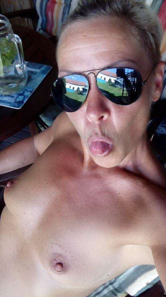 Mature Babe's Amateur Porn - Explicit Homemade Erotica