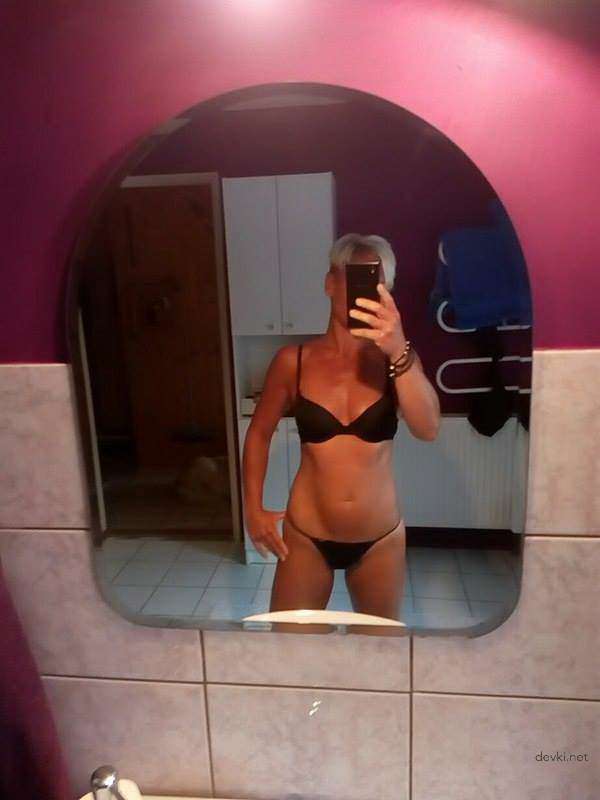 Mature Babe's Amateur Porn - Explicit Homemade Erotica