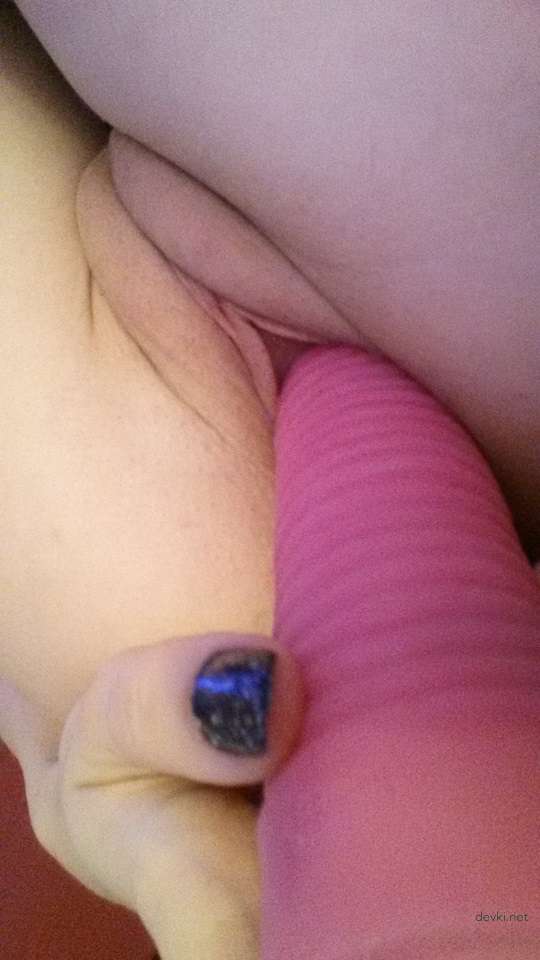 Amateur Girl Fucks Herself with Dildo - Explicit Solo Masturbation