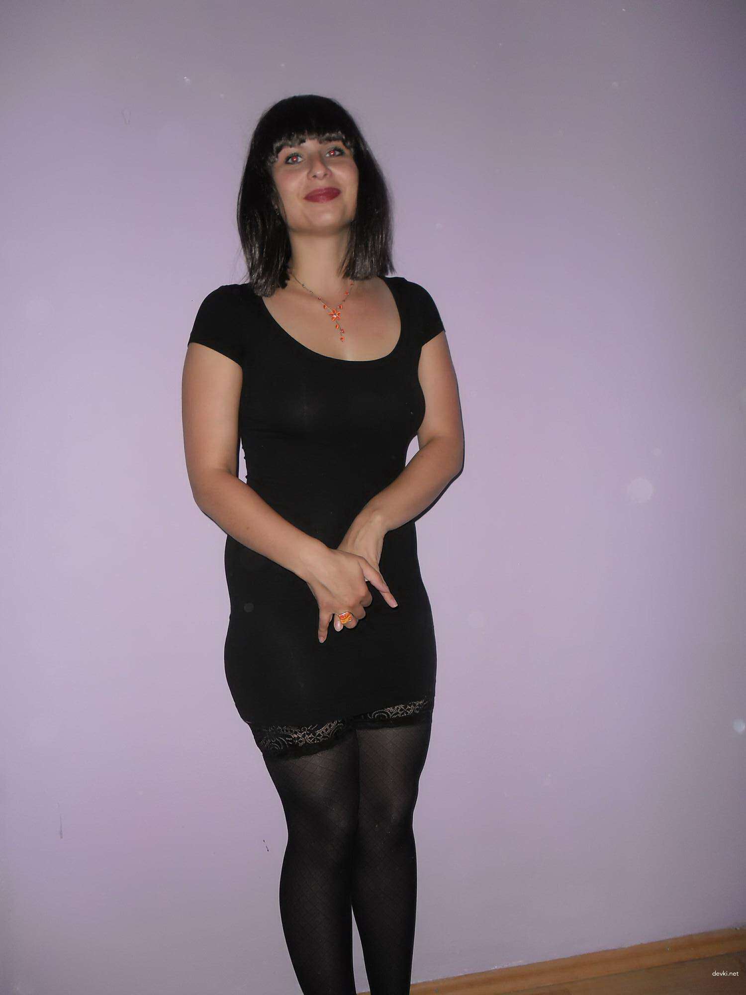 Curvy Wife's Homemade Porn: Explicit Amateur Photos