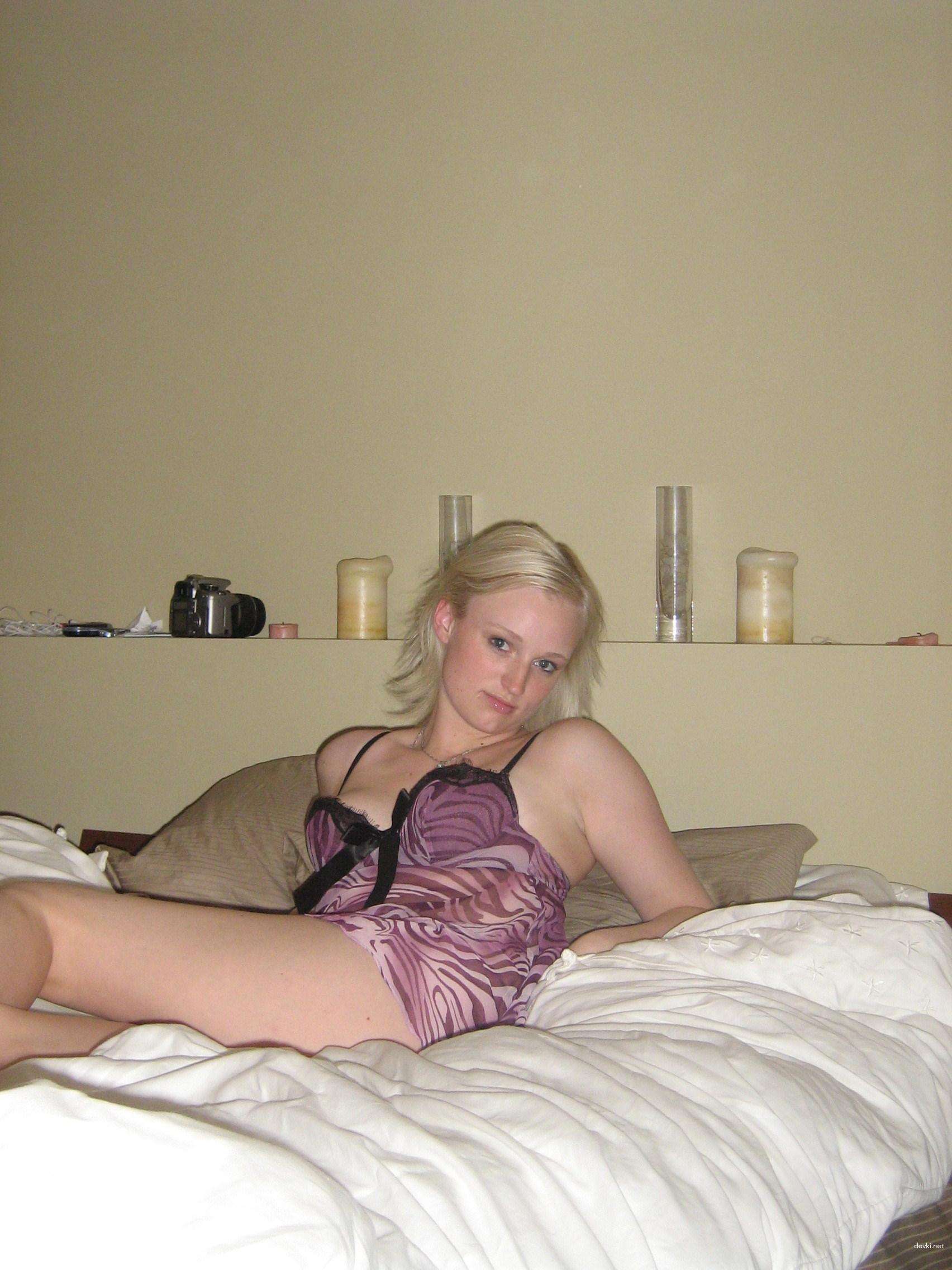 Skinny Blonde Amateur Porn: Explicit Photos of Slim Russian Girl