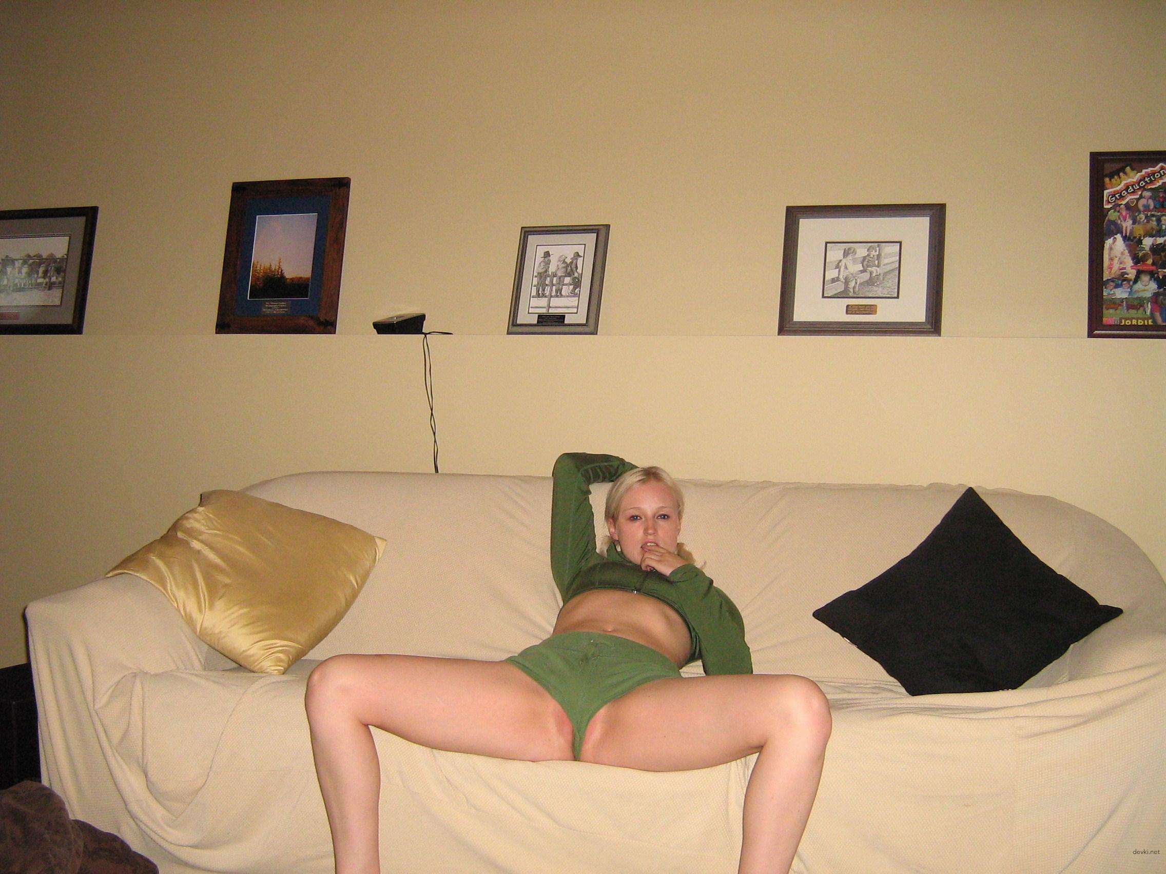 Skinny Blonde Amateur Porn: Explicit Photos of Slim Russian Girl