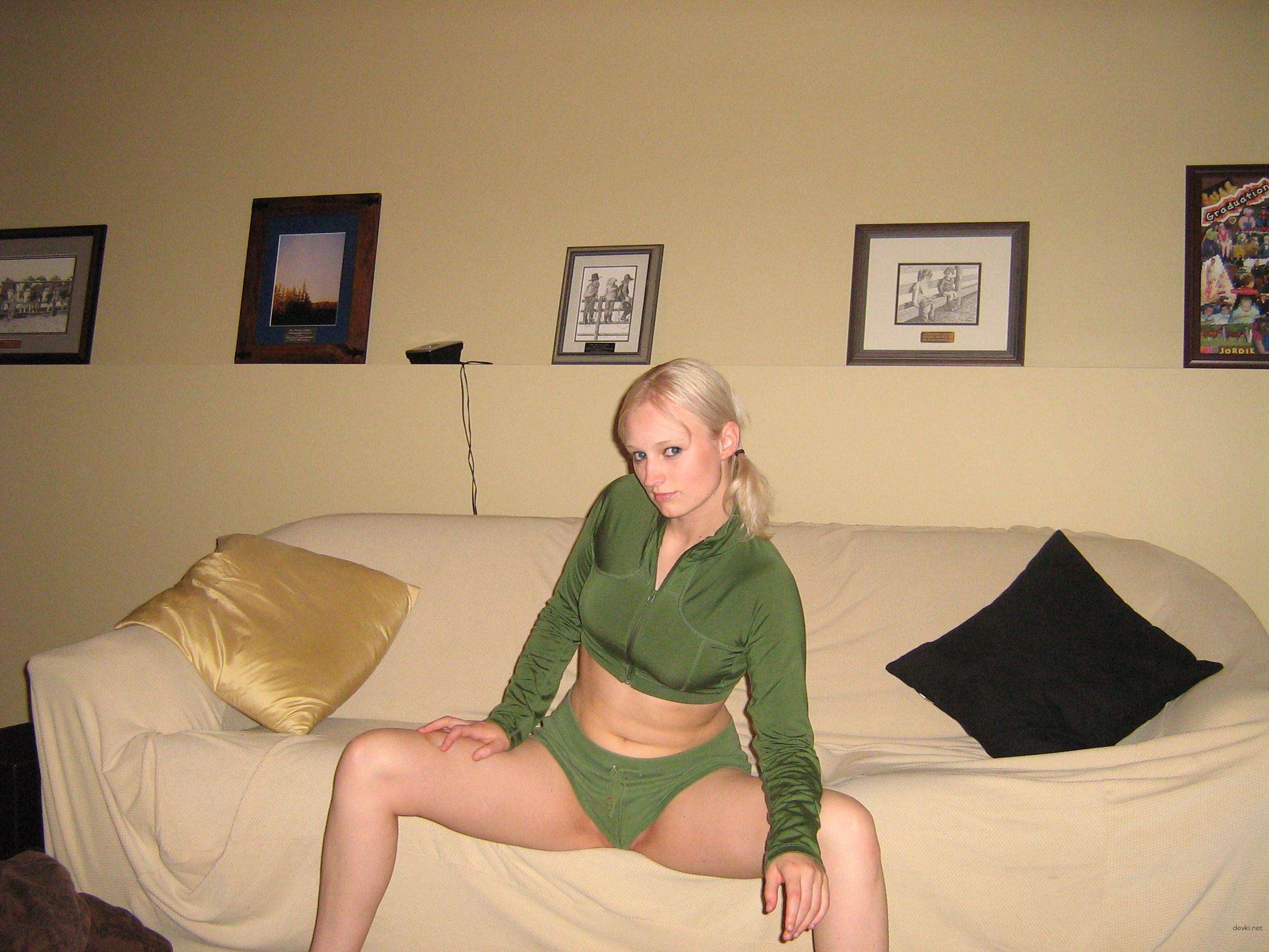 Skinny Blonde Amateur Porn: Explicit Photos of Slim Russian Girl