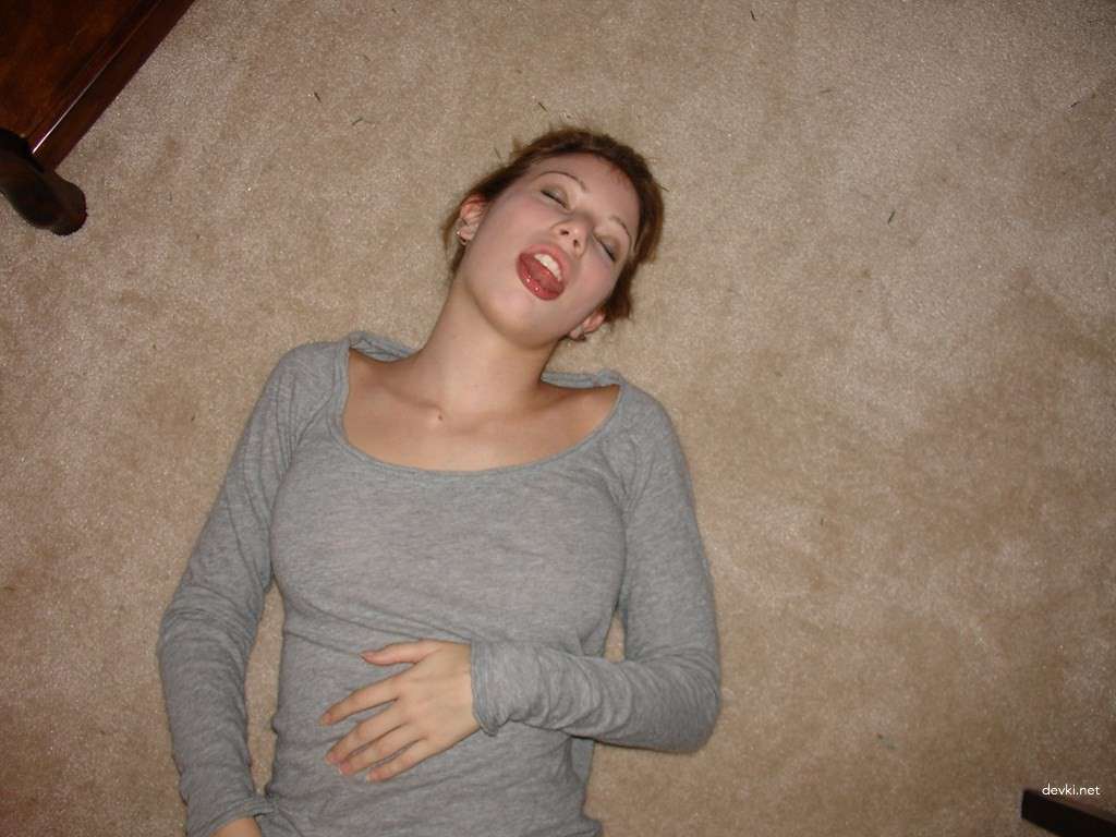 Invited Girl Over for Explicit Amateur Photoshoot - Hot and Steamy Session!