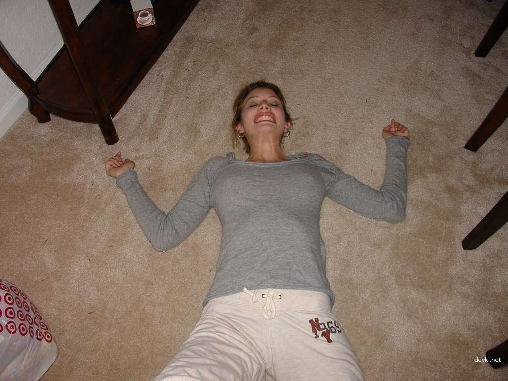 Invited Girl Over for Explicit Amateur Photoshoot - Hot and Steamy Session!