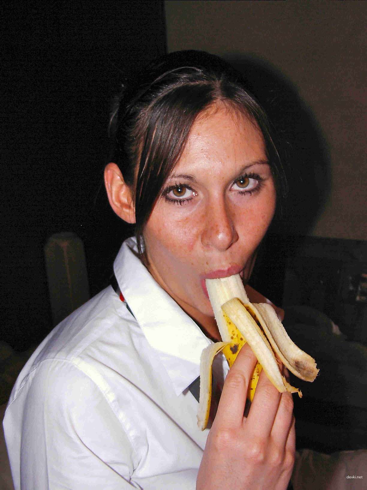 Amateur Student Anal Self-Fuck: Explicit Solo Porn Photo