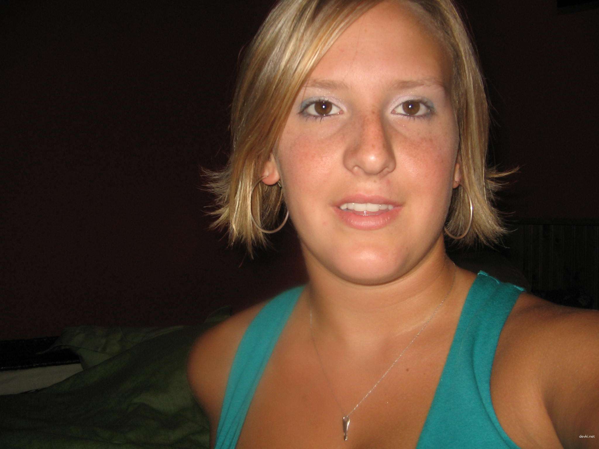 Curvy Amateur MILF in Hot Home Sex Session