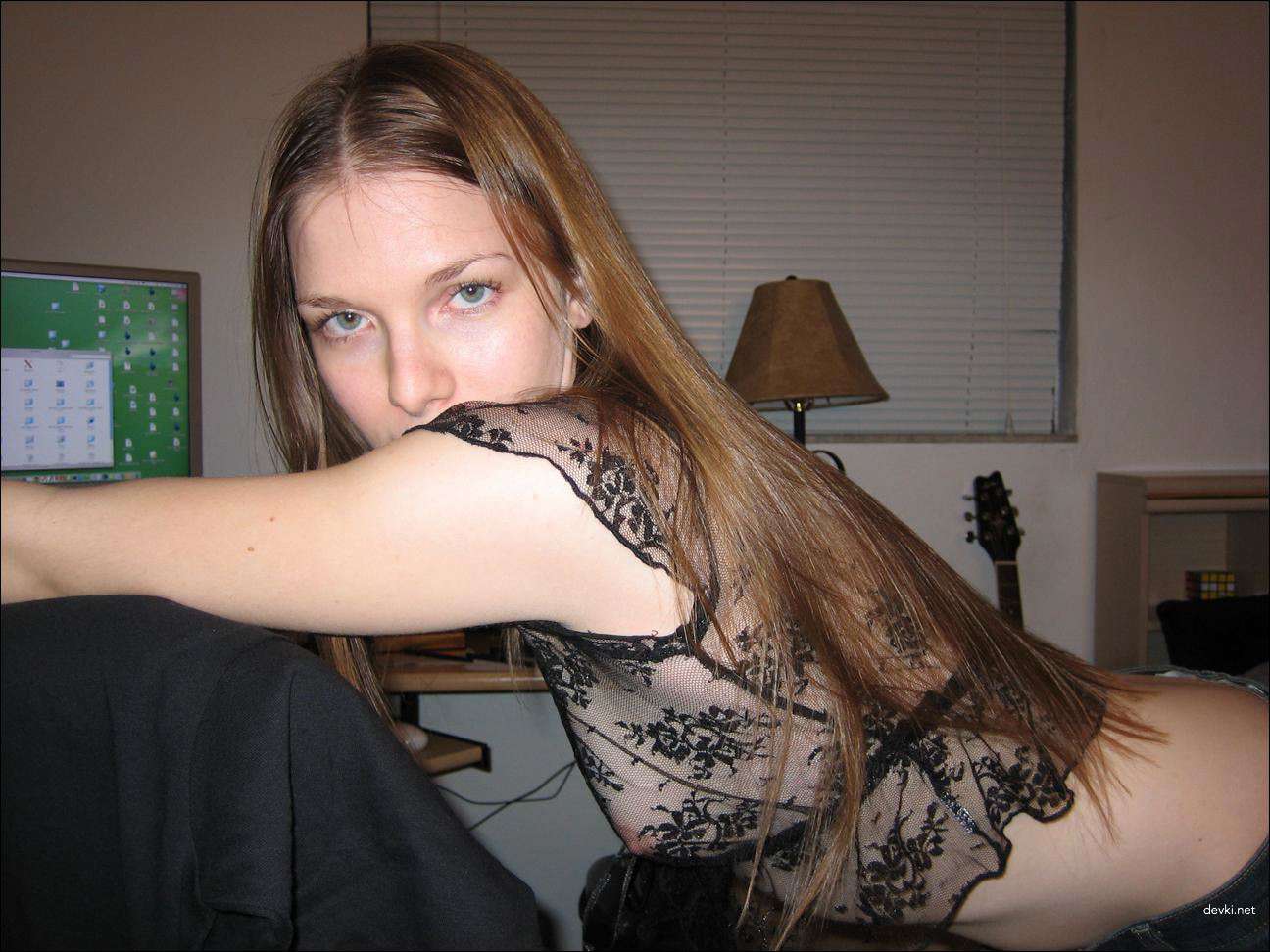 Cute Amateur Gives Blowjob - Explicit Homemade Porn Photo