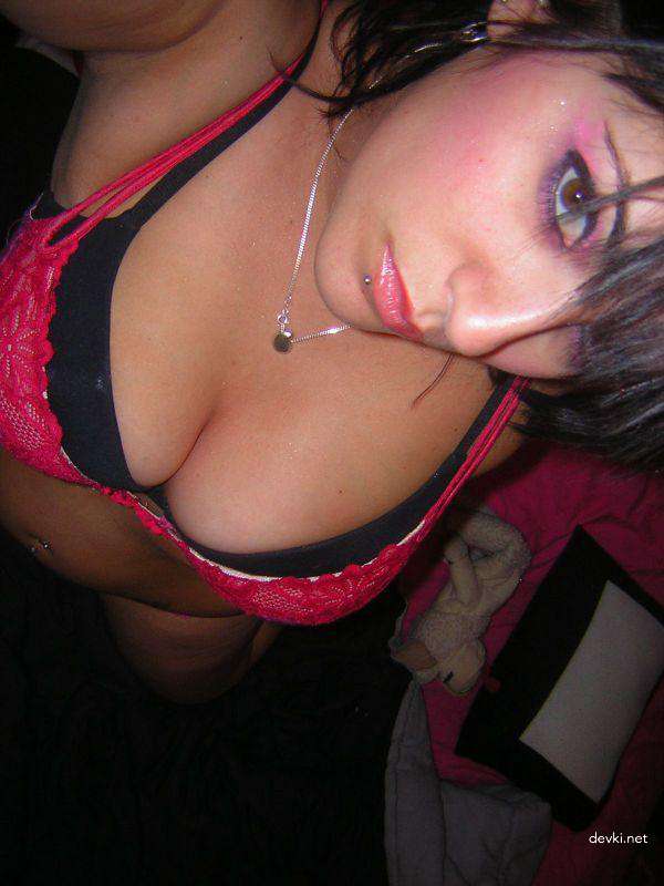 Explicit Amateur Teen Nude Photos: Uncensored Young Girls Exposed