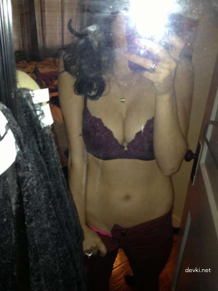 Explicit Amateur Pregnant Wife Porn - Hot and Horny XXX Photos