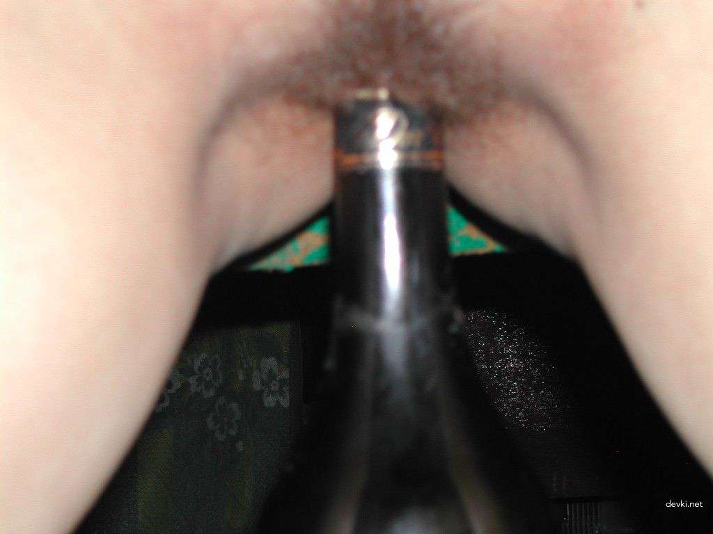 Sucking Cock and Fucking Pussy: Amateur Porn Photo with Explicit Blowjob and Pussy Play