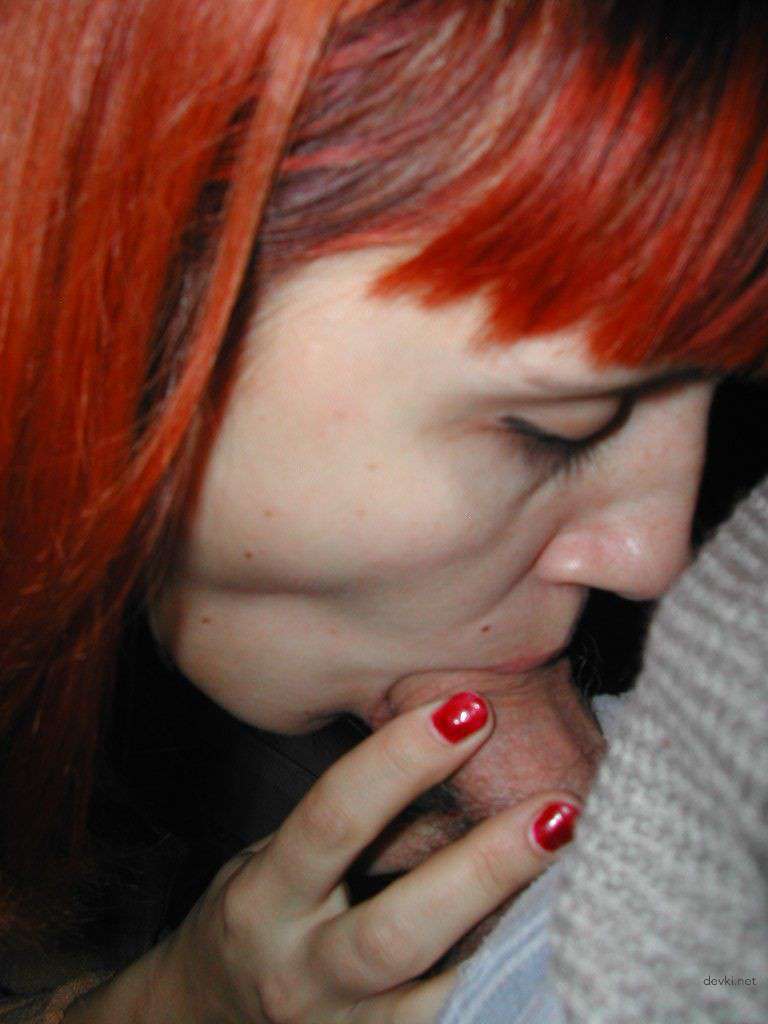 Sucking Cock and Fucking Pussy: Amateur Porn Photo with Explicit Blowjob and Pussy Play