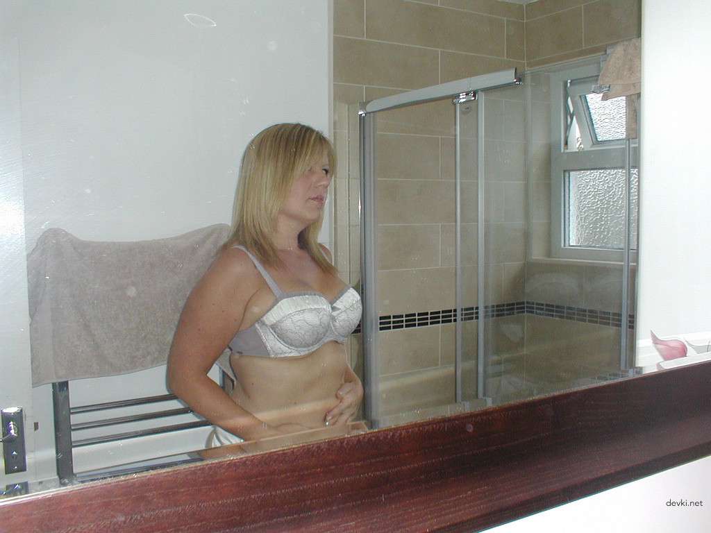 Mature Blonde Amateur Porn Photos - Explicit Private Shots