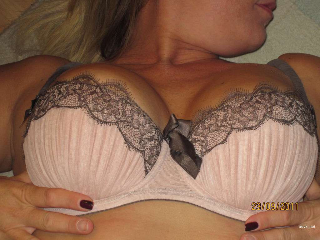 Mature Blonde Amateur Porn Photos - Explicit Private Shots