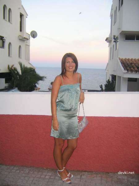 Interracial Amateur Porn: Hardcore Sex with Hot Mulatto Babe